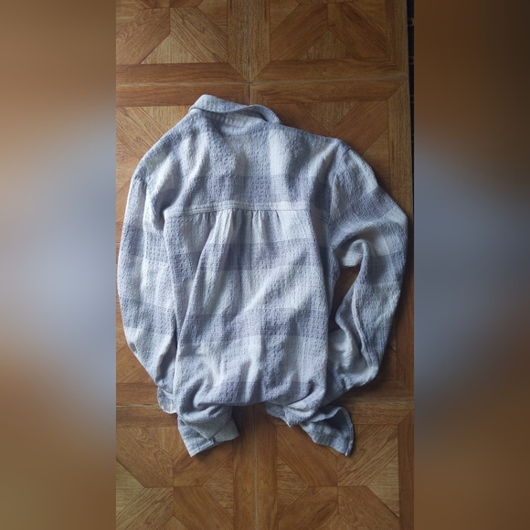 Black Tape cream plaid button down size S - Picture 6 of 8